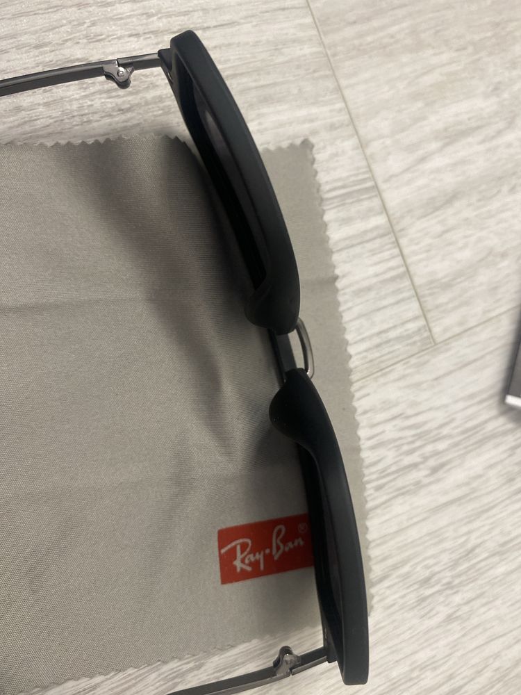 Сонцезахисні окуляри Ray-Ban  унисекс