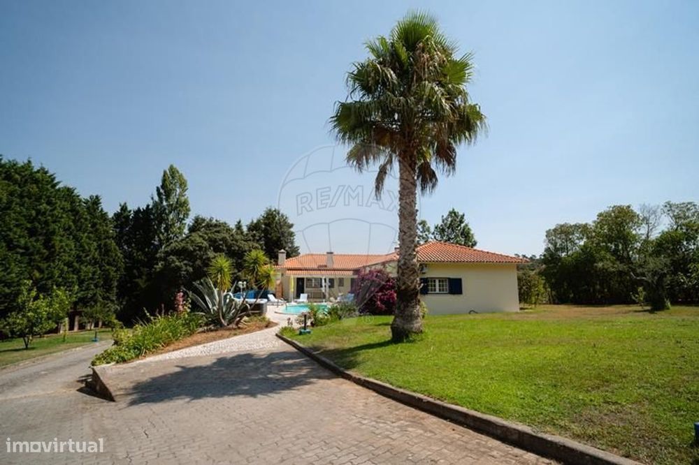 Moradia T4 para venda