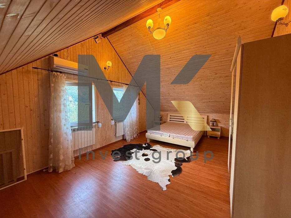 Будинок з банею в Петрушках