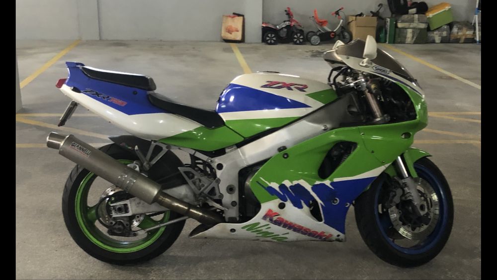 Vendo kawasaki zxr 750