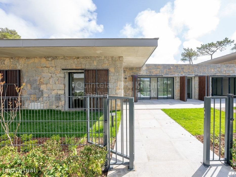 Apartamento T4 com jardim e garagem em Cascais