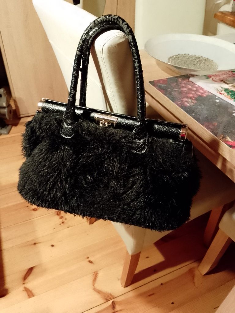 Torebka damska futrzana