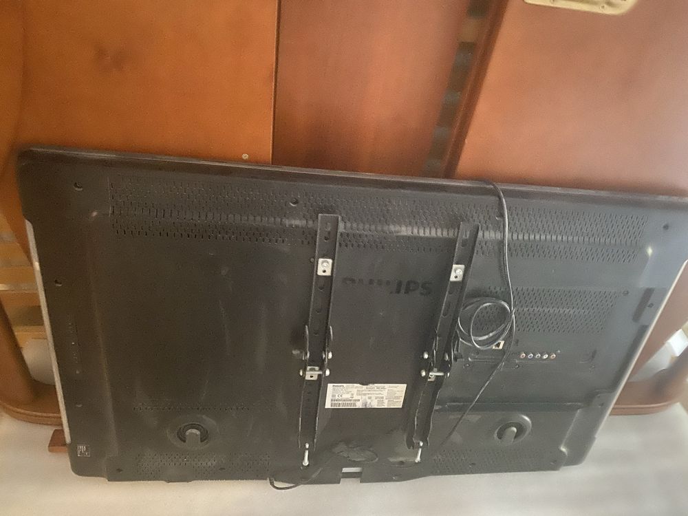 Telewizor LCD Philips 42'' 42PFL7655H/12 z technologią Ambilight