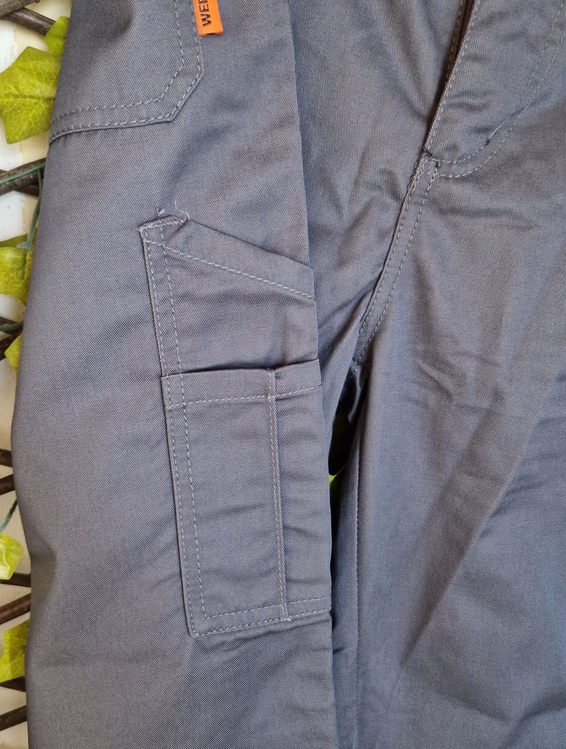Calças de trabalho novas em preto e cinza multibolsos
Elástico n 50 xx