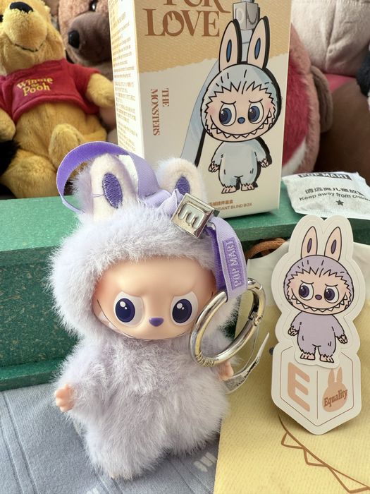 Labubu Pin for Love Letra E - Lilas  https://vm.tiktok.com/ZGdaQWkbN/