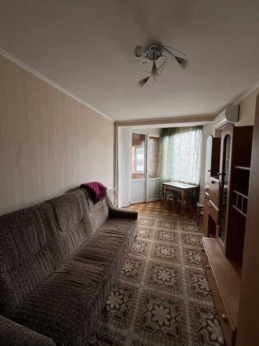 Продаж кімнати з власним балконом по низу ринку у районі Браїлки