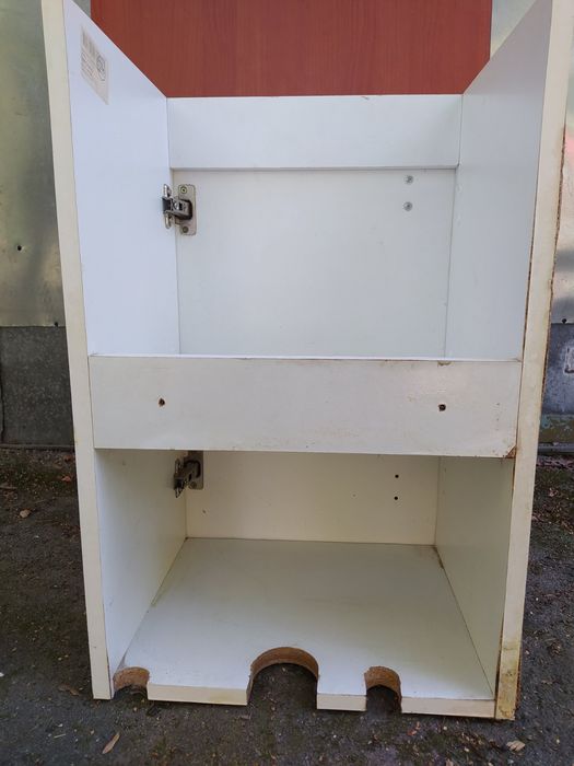 Тумба у ванну кімнату