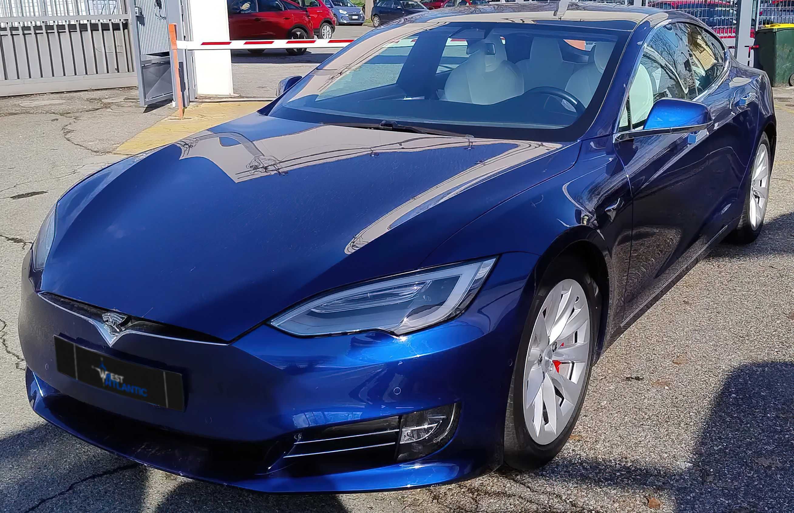 Tesla S 2020 Blue