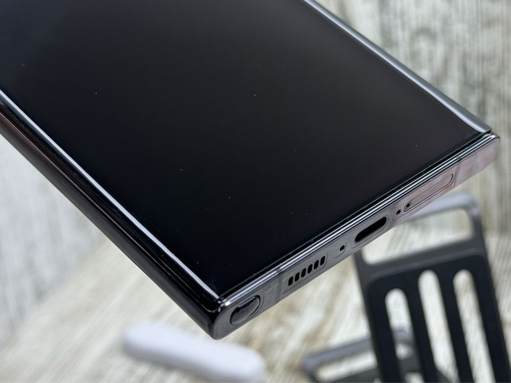 ТОП‼️Стекло Mietubl UV на Samsung S23 Ultra. На УФ клею