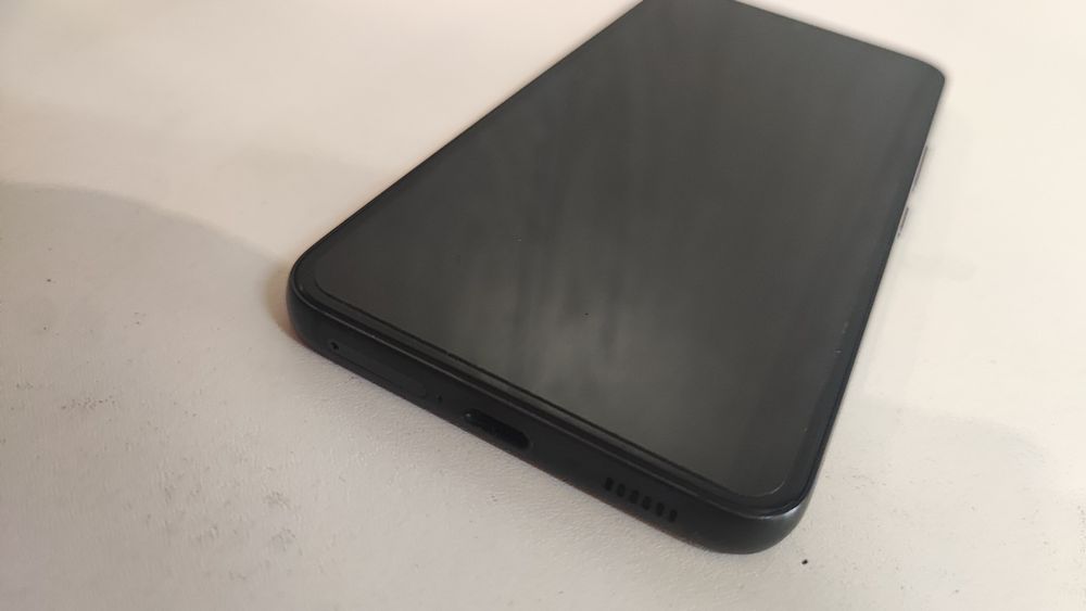 Samsung S22, ładny stan,szkło hartowane