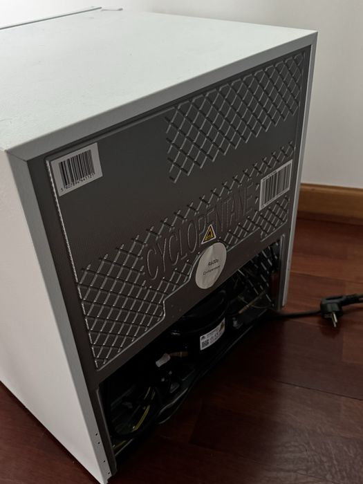 VENDO KUNF frigobar nunca usado