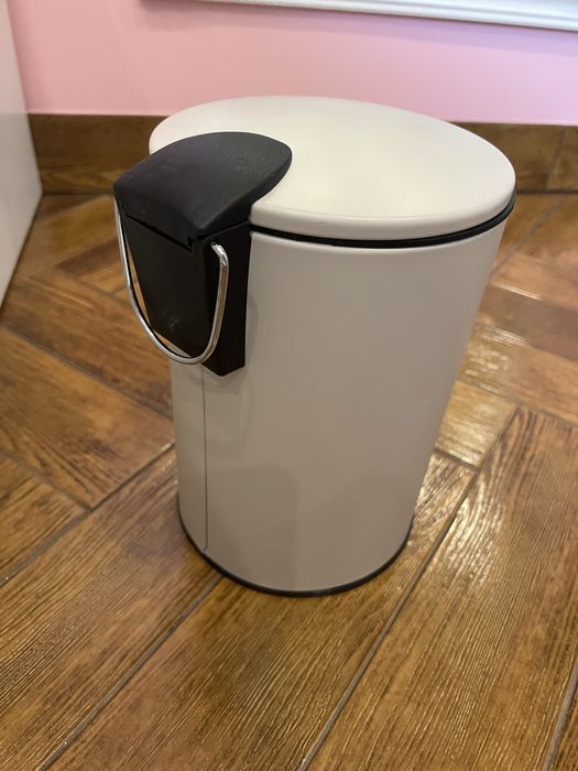 Kosz na śmieci jak nowy stan idealny Homla