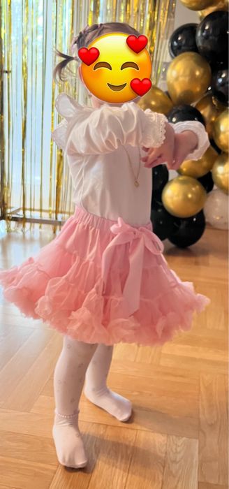 body + tiulowa spódniczka marki Kornelia 98