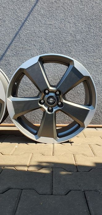 18 5x108 Ford Volvo..