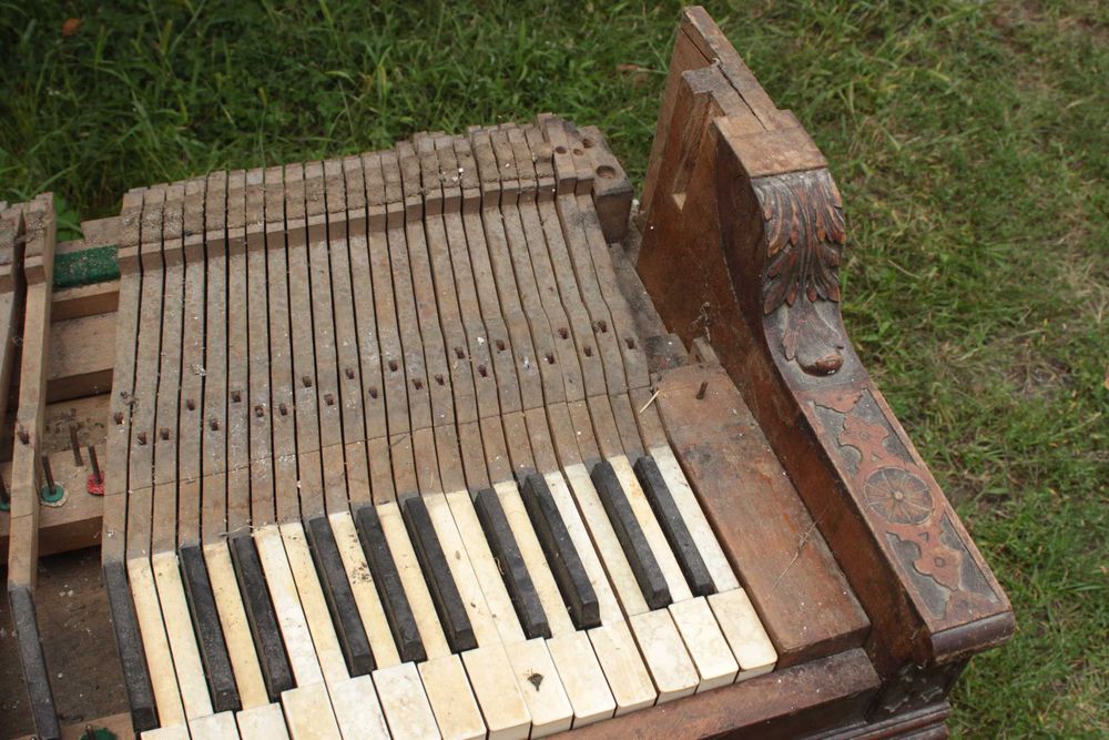 Zabytkowe stare pianino Oscar Weisbach Sagan (Żagań) do renowacji