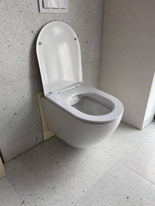 Унітаз підвісний безобідковий Q-Tap з сидінням soft-close