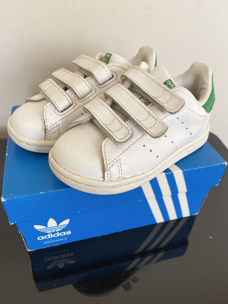 Sneakersy chłopięce  Adidas Stan Smith rozmiar 23 białe