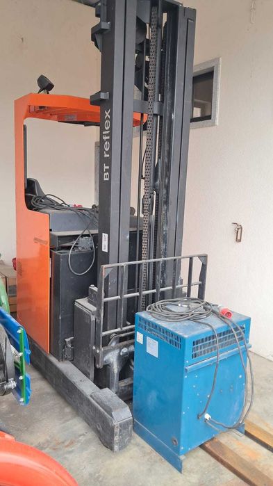 EMPILHADOR RETRATIL BT RR160M