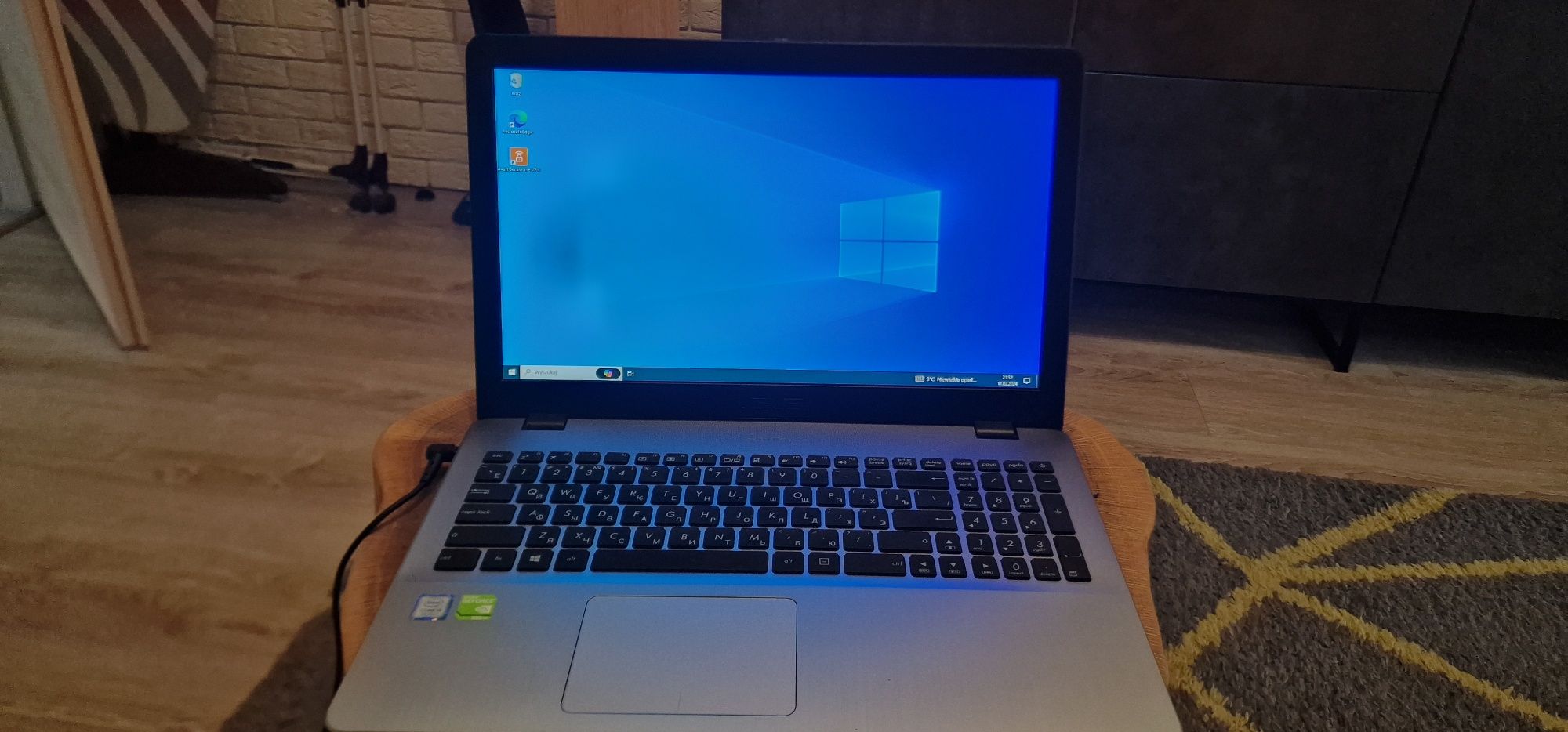 Asus X542U Laptop