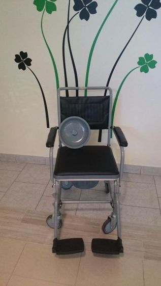 Wózek inwalidzki toaletowy, krzesło WC, transportowy