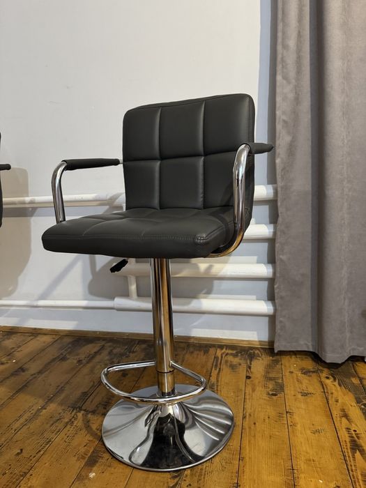 Крісла в ідеальному стані