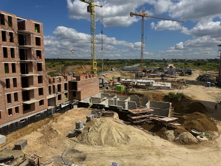 Продаж(Єоселя)1-кімнатної квартири 41,95 м2 Пустомити (9км.від Львова)