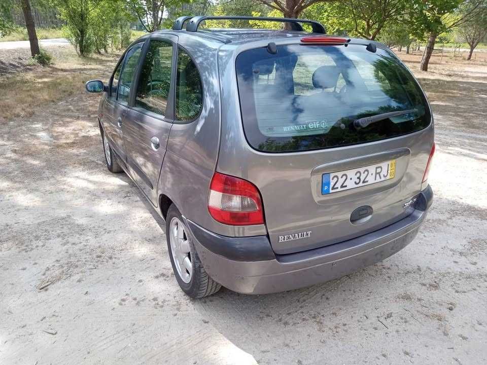 Vendo um Renault Scenic 2001 1.4 16v gasolina 135.000 km