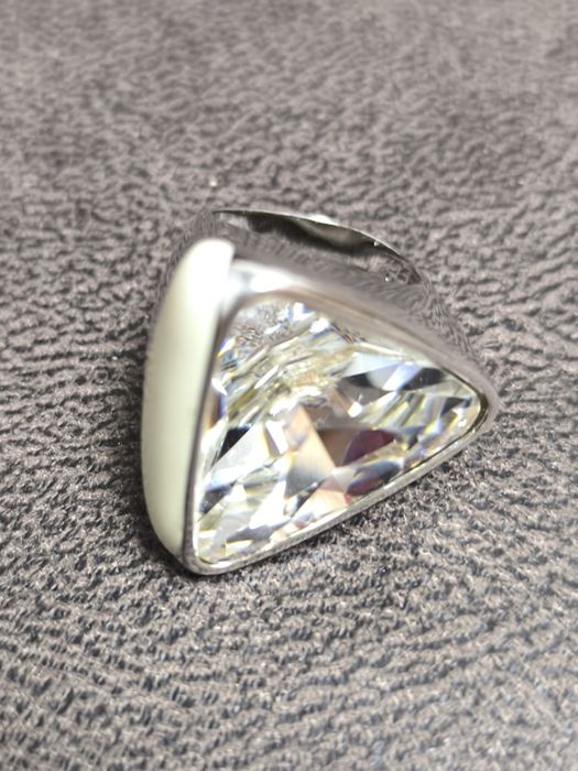 Розкішне оригінальне кільце з кристалом Swarovski