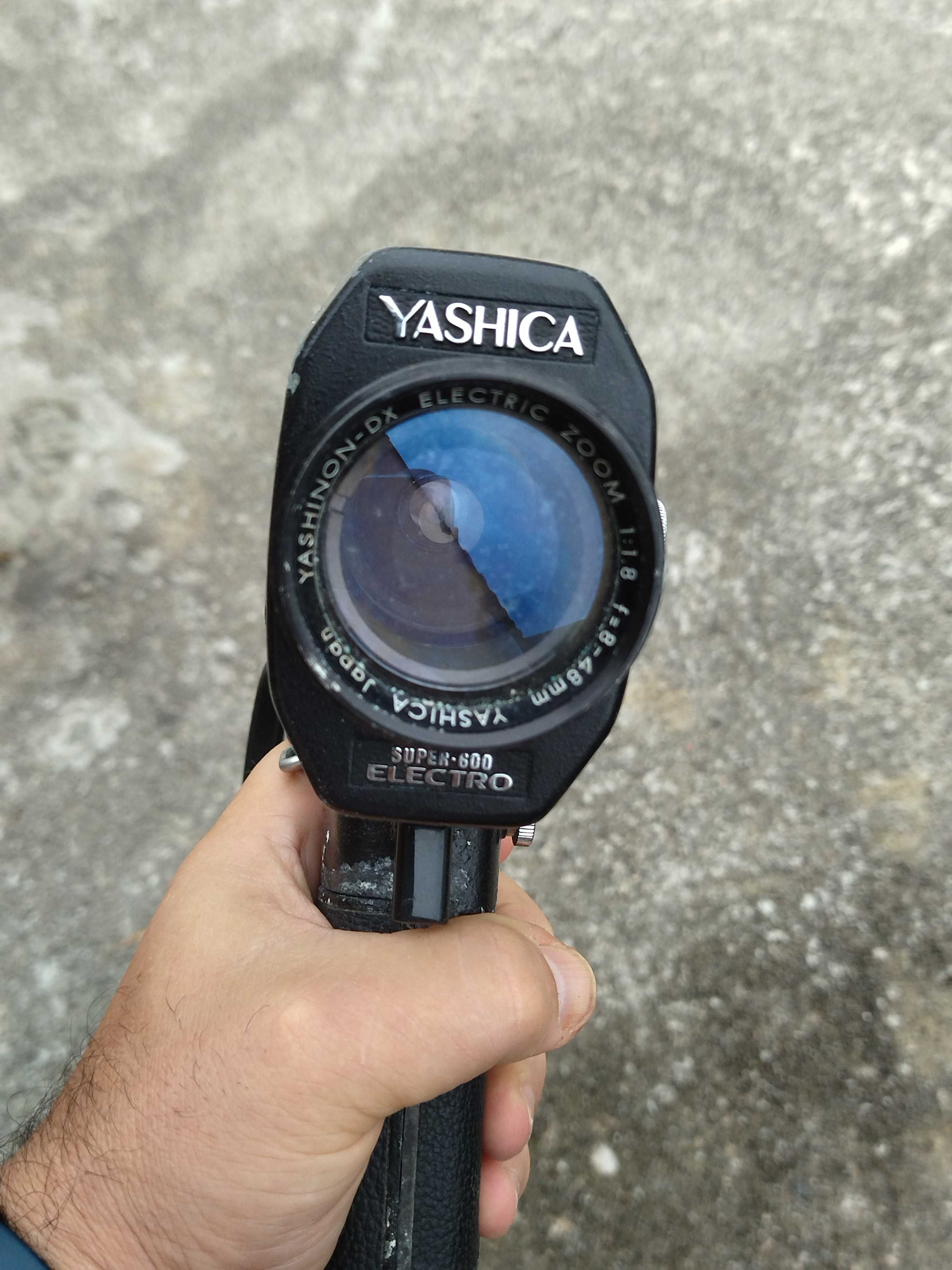 Máquina de filmar anos 60/70 Yashika Electro 600