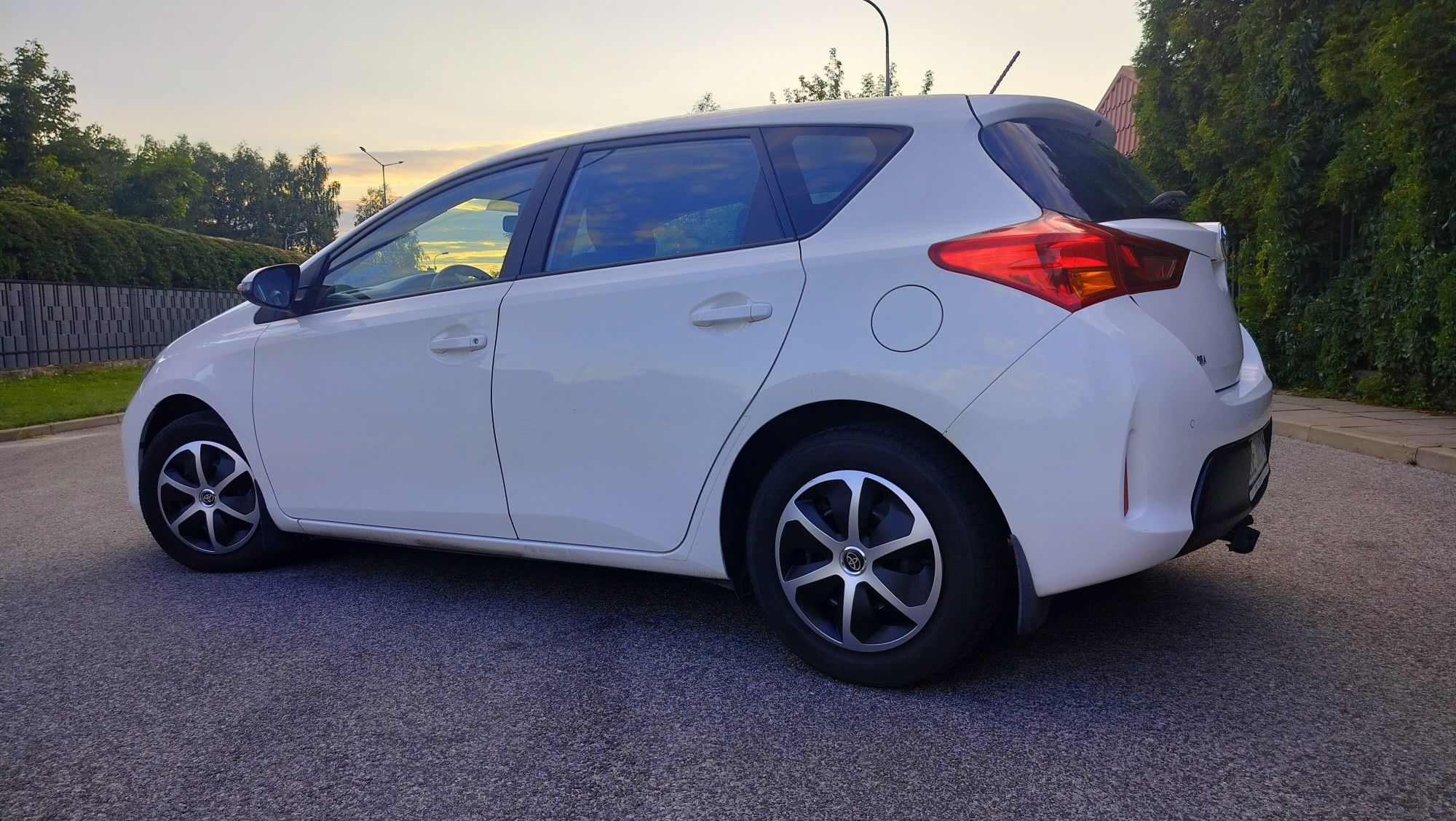 Toyota Auris, polski salon
