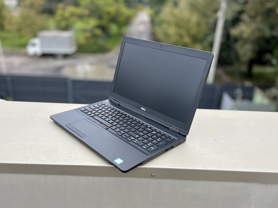 Ноутбук Dell Latitude 5580/15.6"FHD IPS/i5-6300U/8GB+256GB/Гарантія