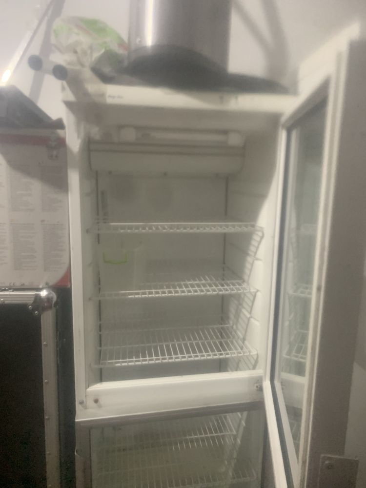 Холодильник ветрина