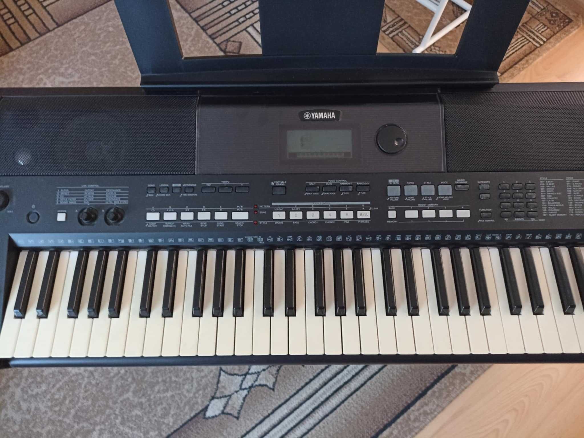 Yamaha Keyboard PSR E-433 + statyw