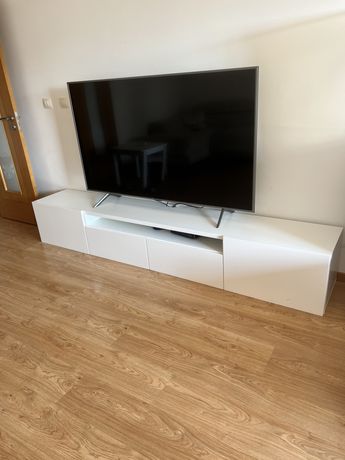 Móvel TV branco feito à medida