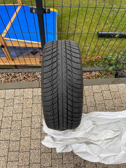 Bridgestone Blizzak LM001 225/45/18 zimowe