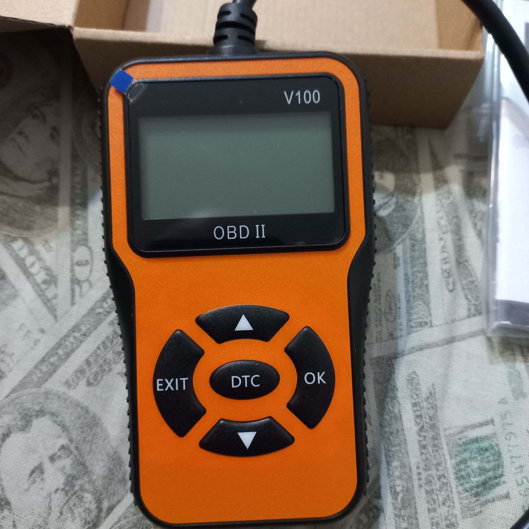 Діагностичний сканер OBD 2 для автомобілів V 100