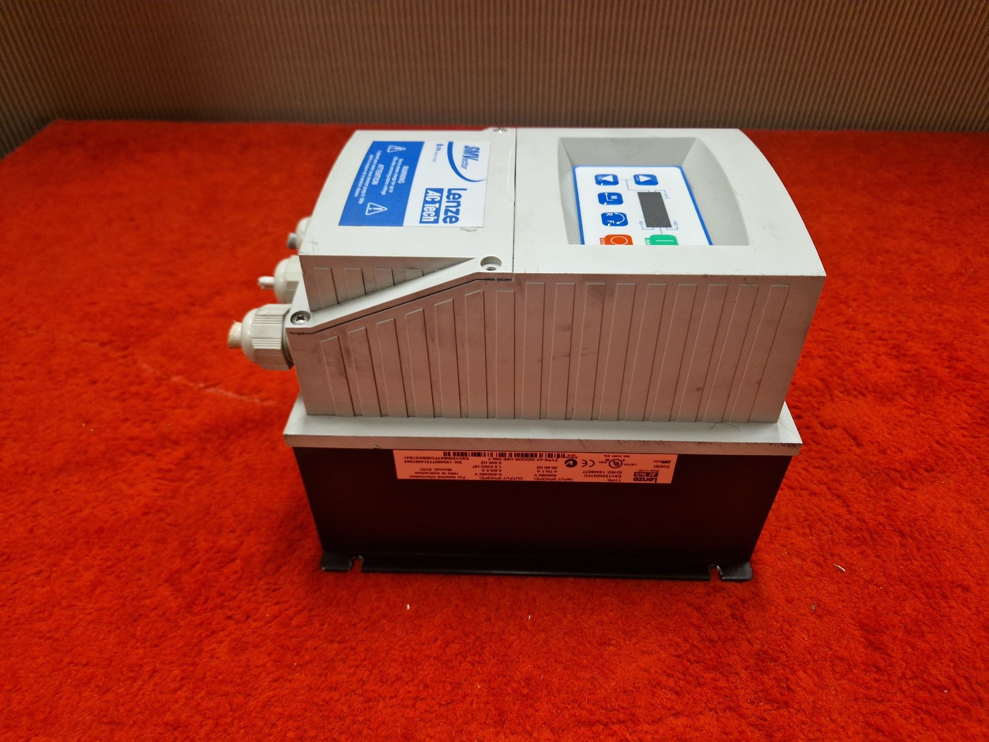 Przemiennik częstotliwości Lenze SMVector – AC Tech - 1.5kW 400V