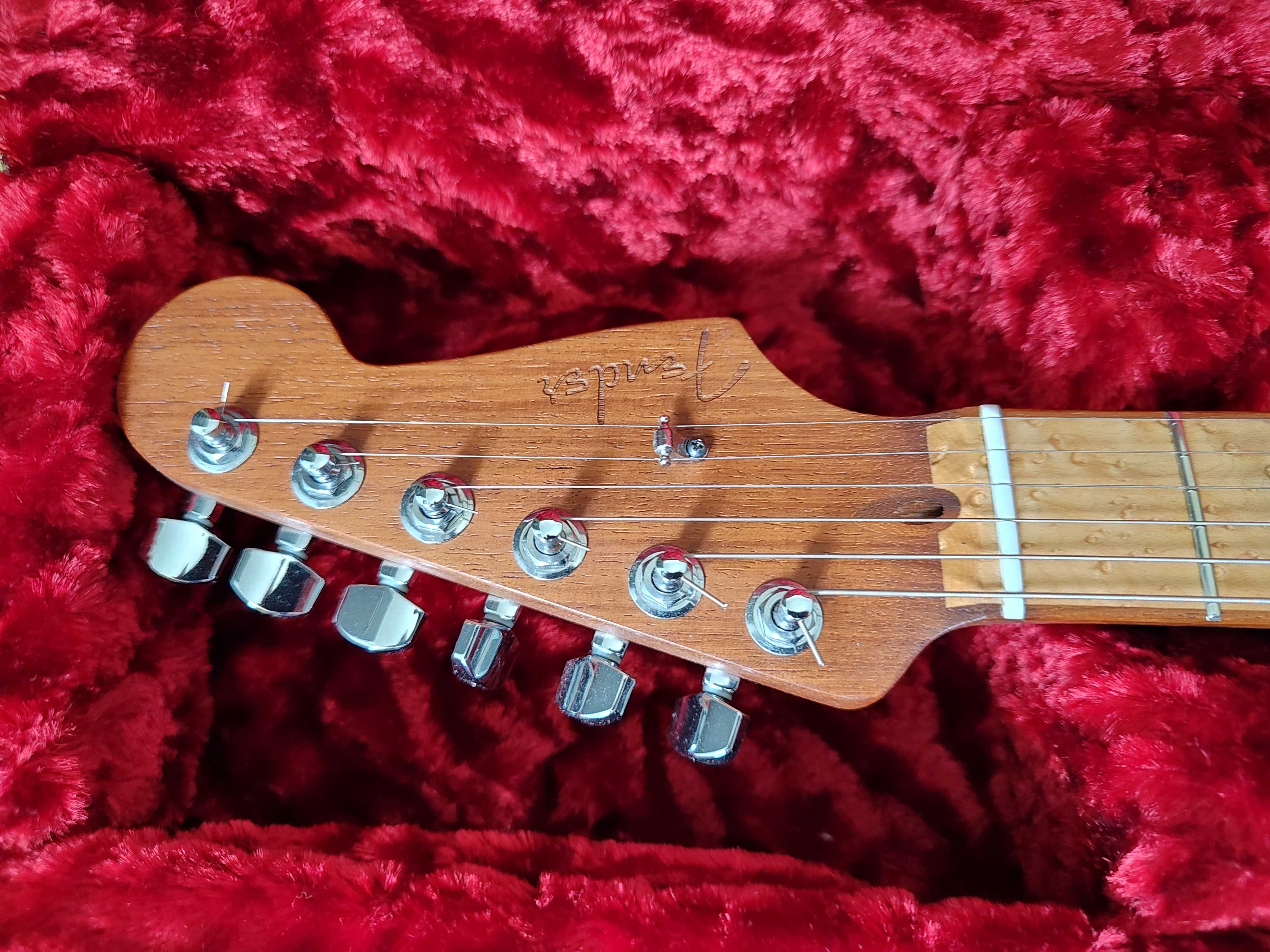 Fender Select Stratocaster HSS Flame maple top, USA, 2014