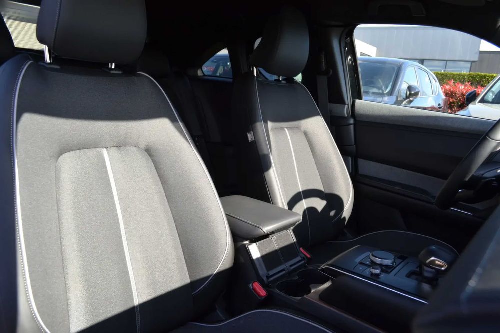 Mazda MX-30      2023