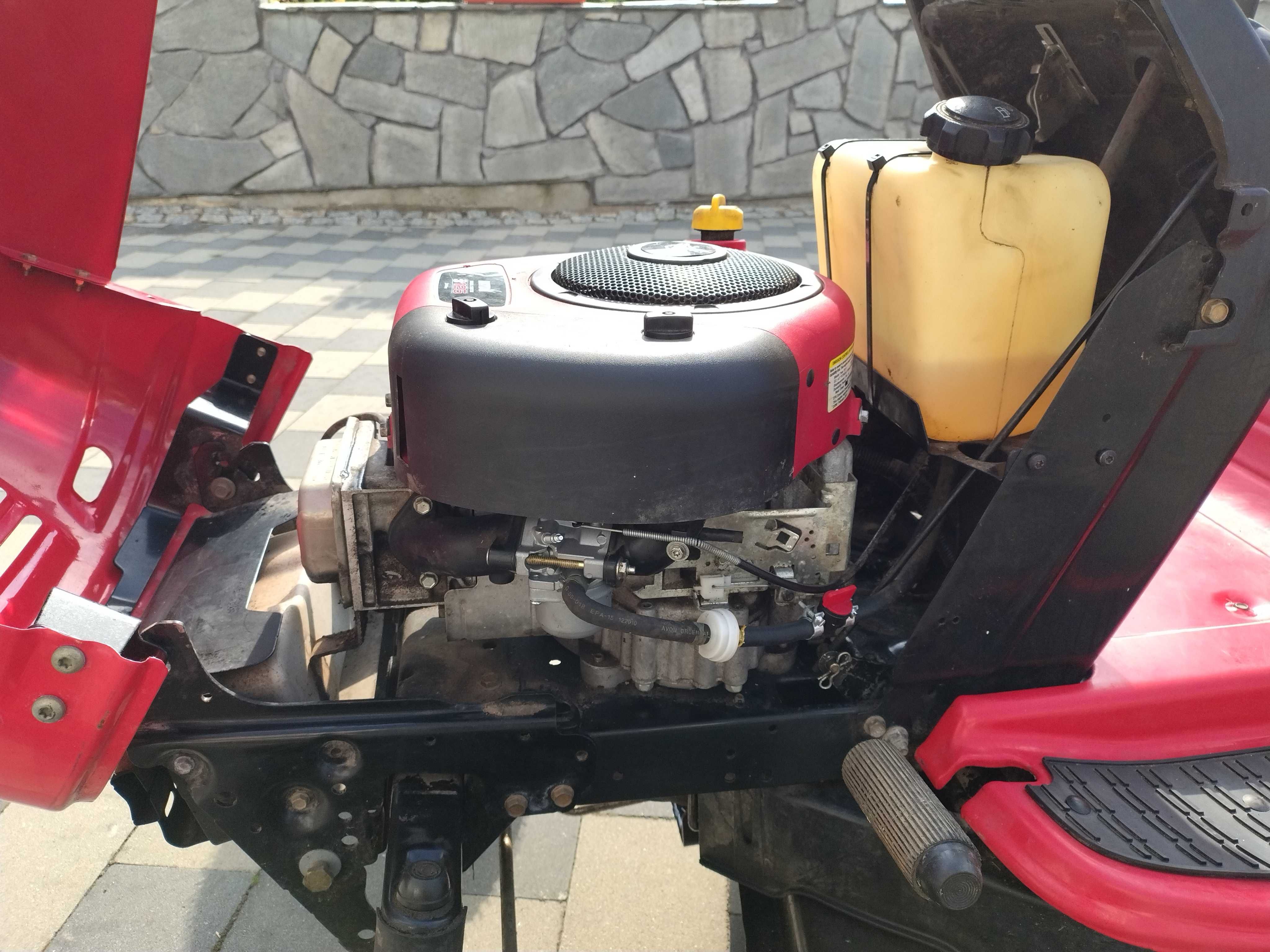Kosiarka traktorek MTD RS 125/96 B z silnikiem Briggs&Stratton 12.5KM