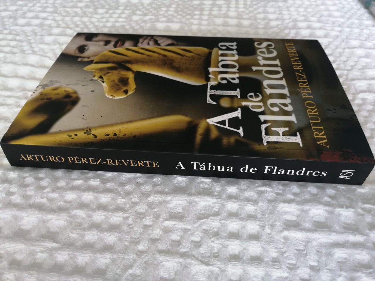 Livro a "Tábua de Flandres"