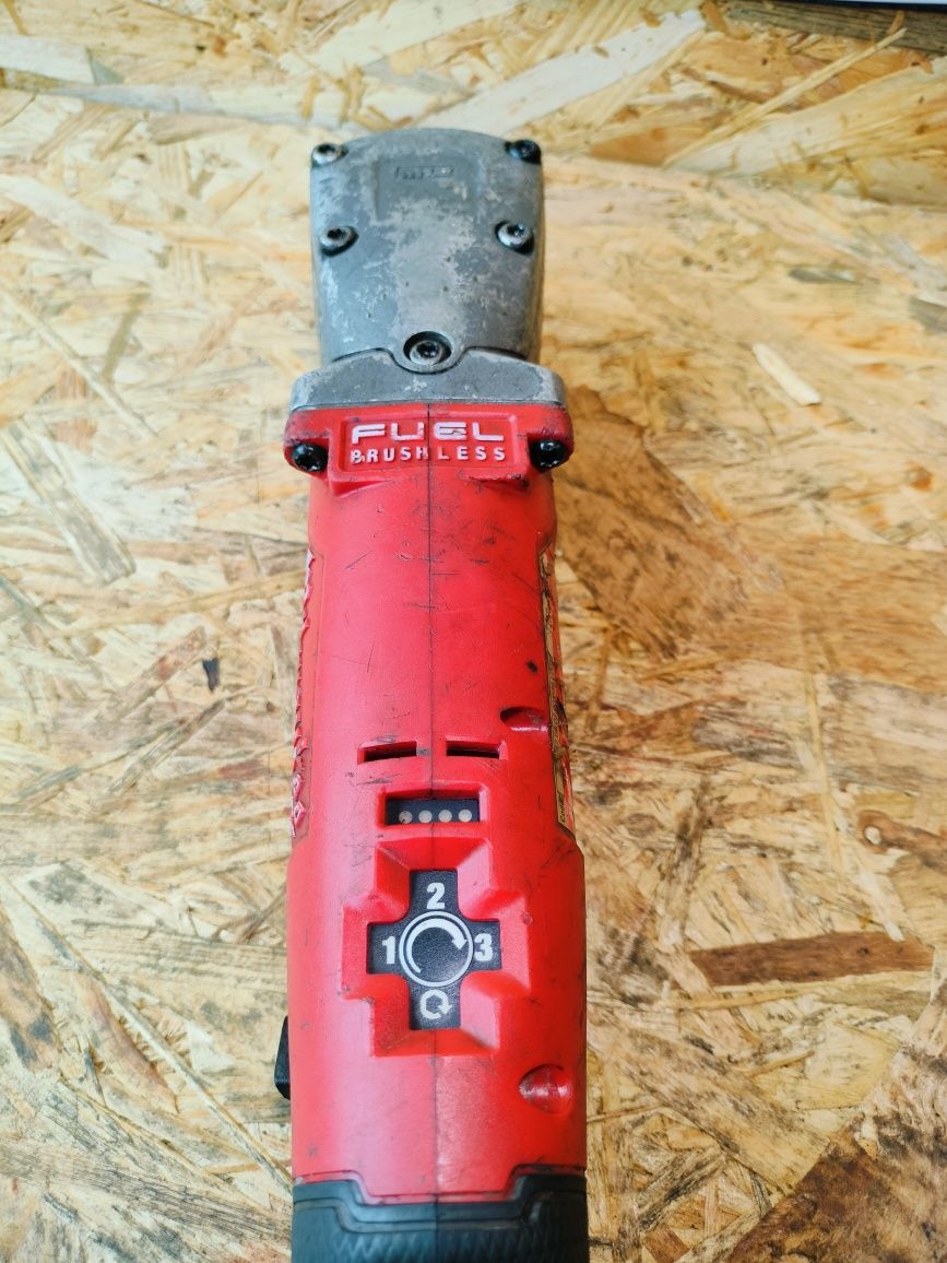 Klucz udarowy Milwaukee M12 FRAIWF12 mocny 300Nm klucz Milwaukee aku