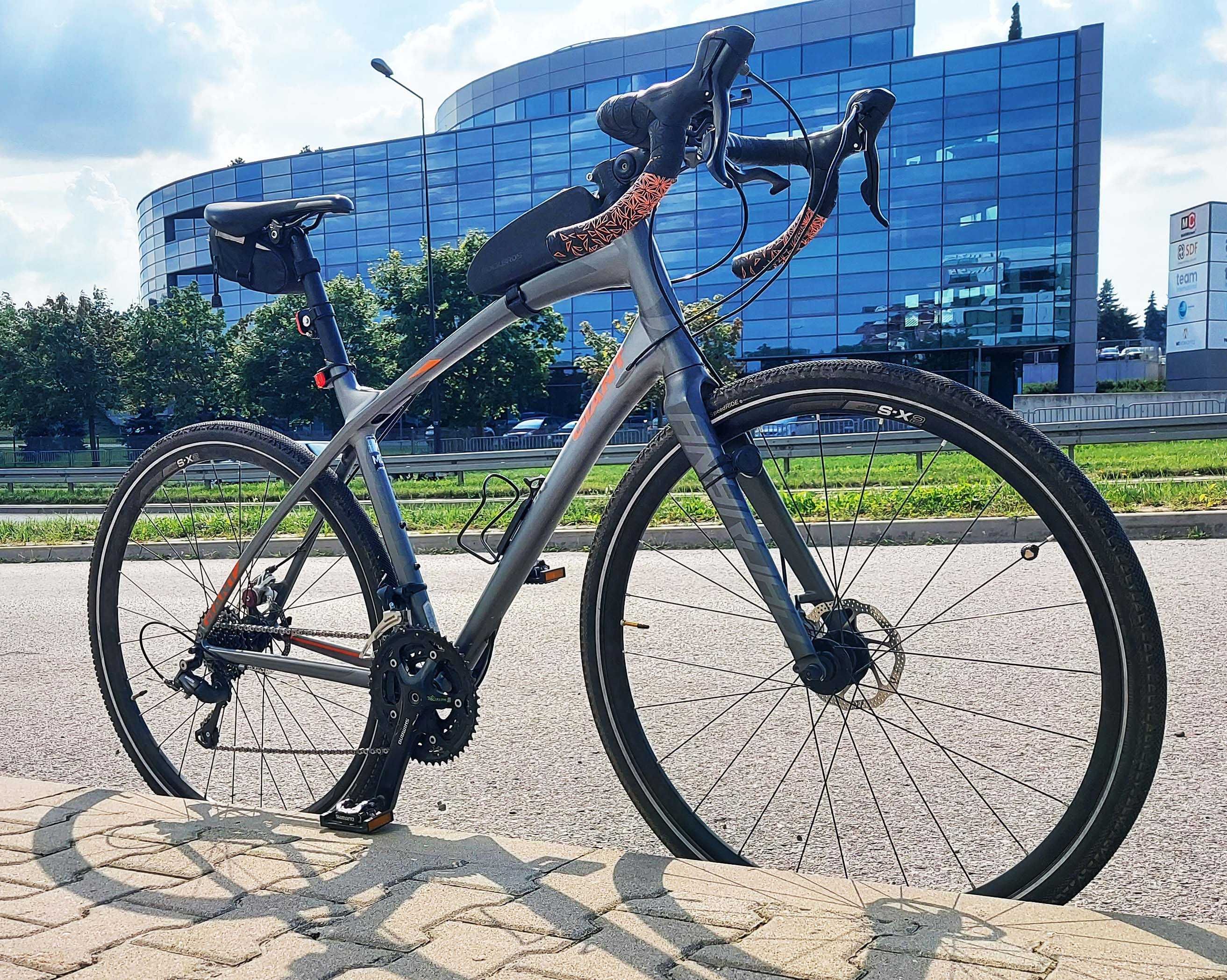 Rower Gravel Giant Anyroad 2 2014 ML, 2 komplety opon