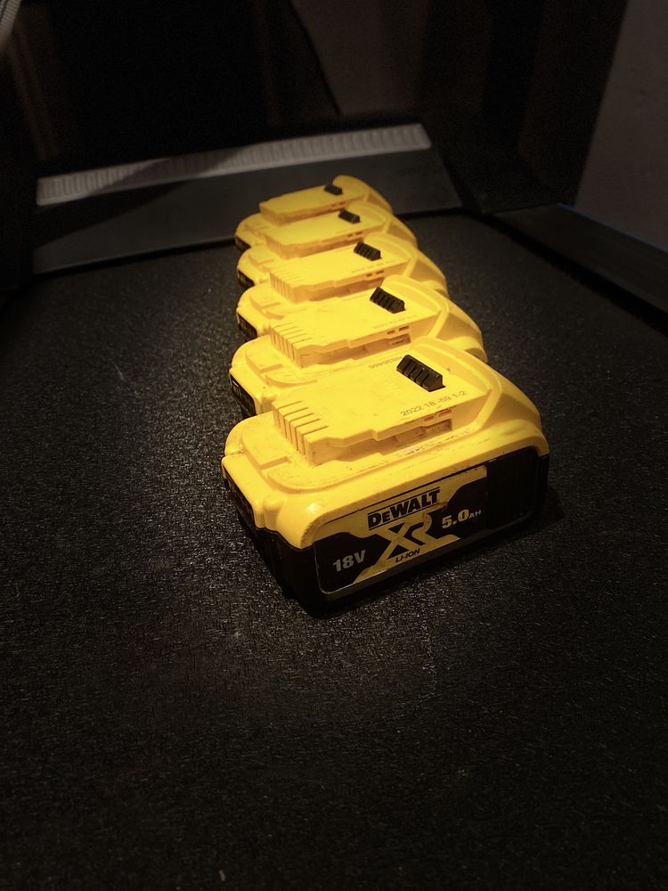 Akumulatory Dewalt 18v/5ah rok2021-2szt