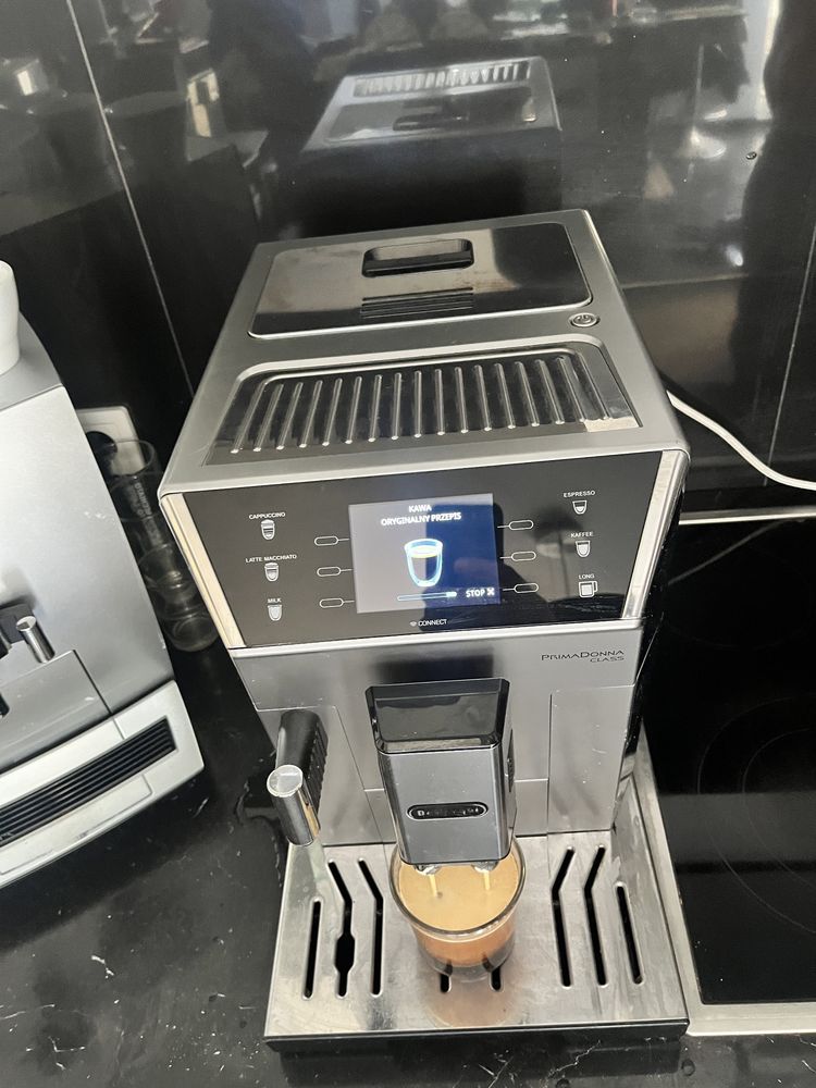 Ekspres Delonghi Primadonna Class Ecam 556.55