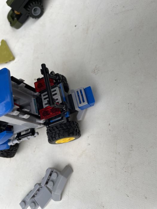 Vendo 2 jipes tipo Lego