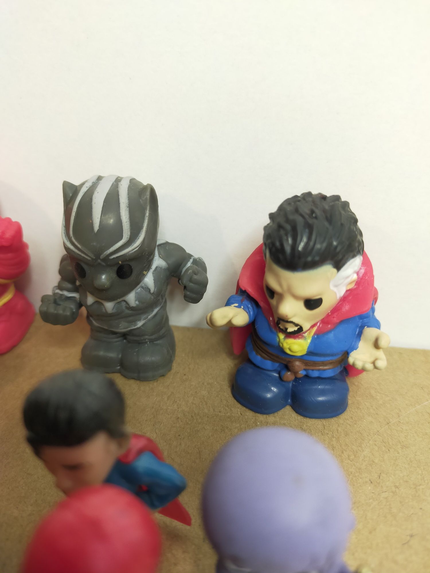 Lote de 12 figuras Marvel super heróis