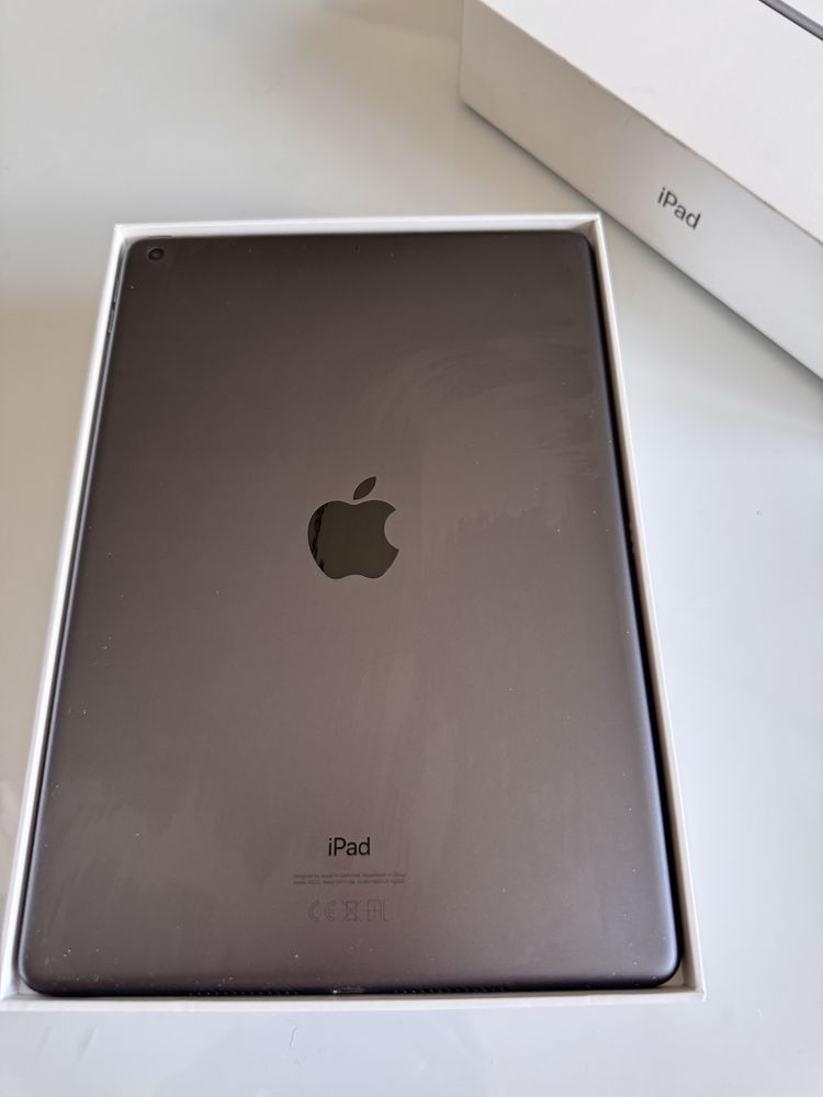 Apple iPad 8. generacji Wi-Fi 128 GB