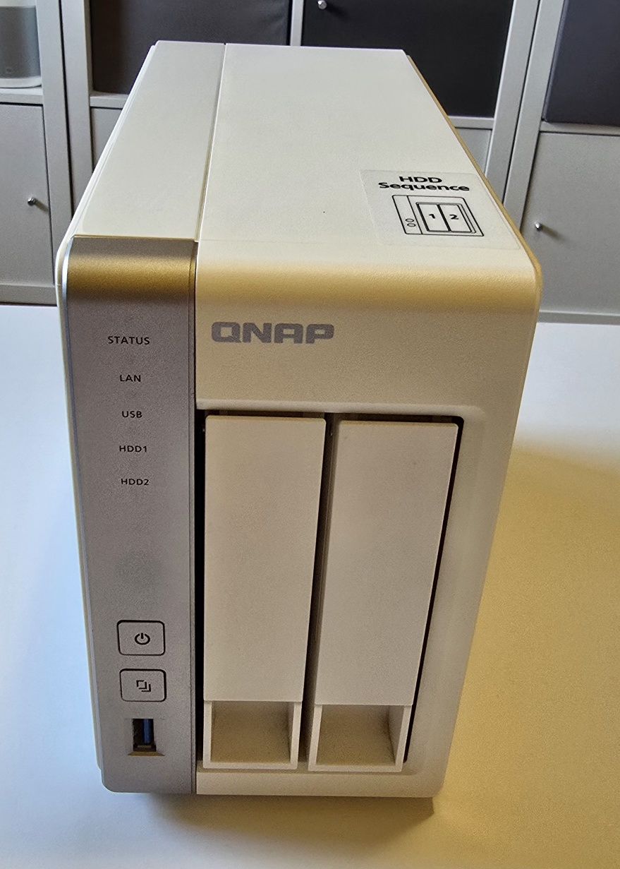 NAS QNAP TS-251 8GB Ram + HDD 4TB + HDD 3TB (posiada HDMI)
