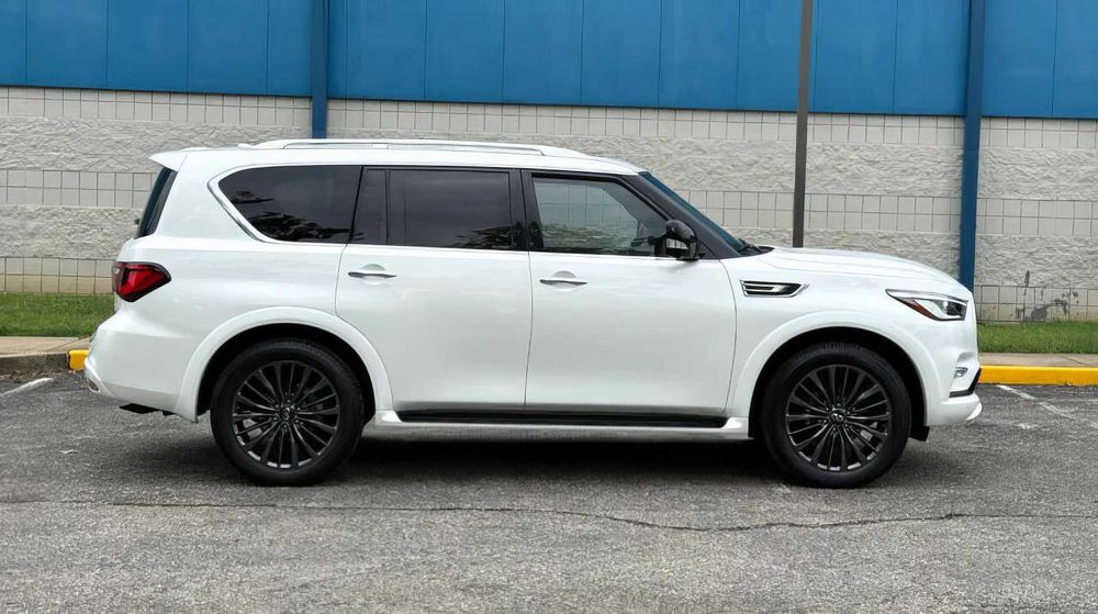 Infiniti QX80      2023